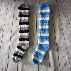 EUC Lot Of 2 Knee Length Fuzzy Socks - 7-10